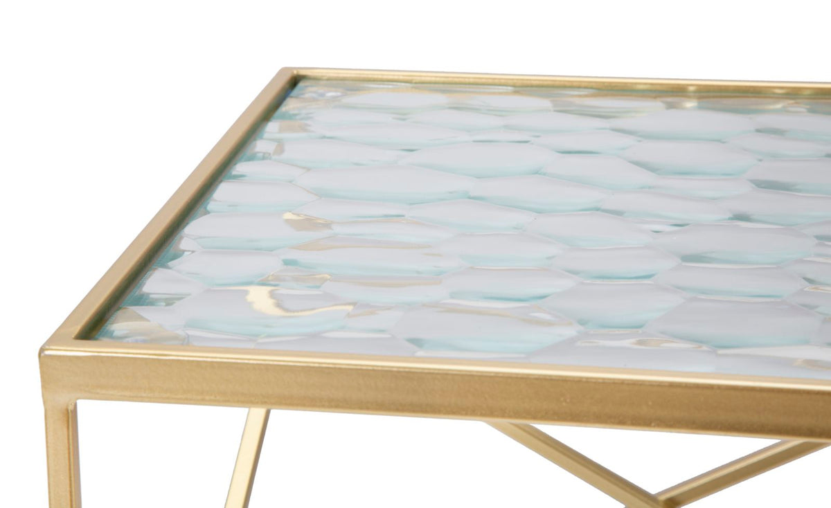 Primo piano del piano GLASSY oro con mosaico di vetro bianco e azzurro e cornice metallica #dimensione_H68