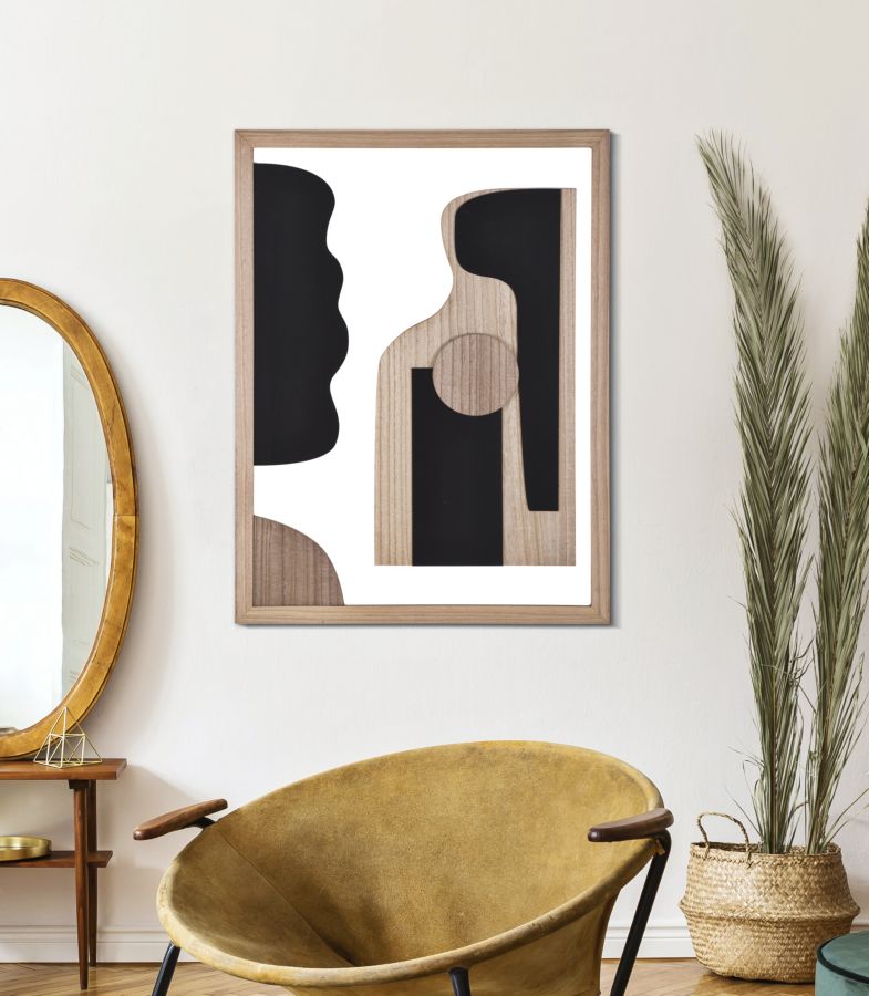 Quadro ASTRY appeso in salotto sopra una poltrona gialla, ambientazione con pianta e specchio #colore_Naturale