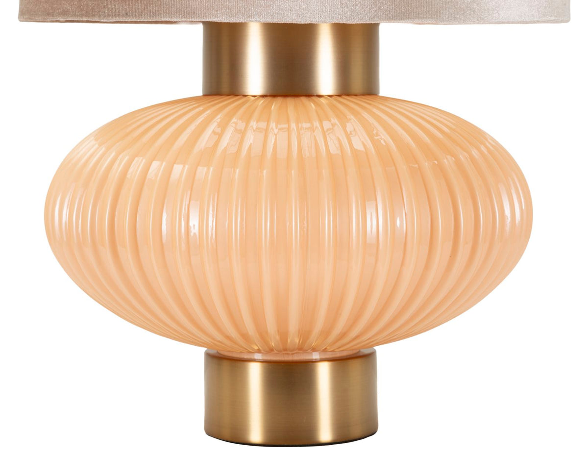 lampada_da_tavolo_sferica_scanalata_con_paralume_neutro_e_dettagli_dorati__perly