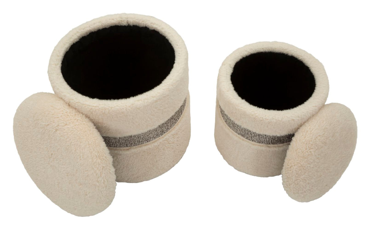 Pouf SAINT-MORITZ crema aperti con coperchi appoggiati a terra, mostrano l'interno nero #colore_Crema