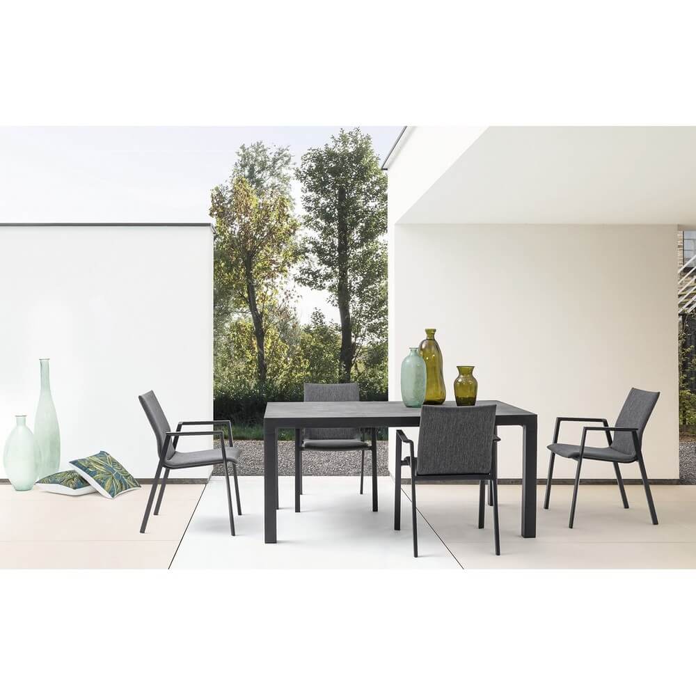 Set di 4 Sedie da Esterno con Braccioli in Alluminio e Tessuto Antracite Grigio Scuro - CLASSICAL