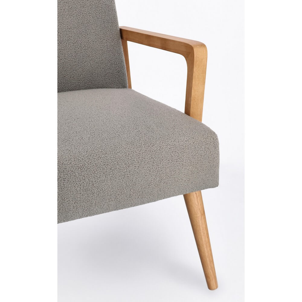 Poltrona con Braccioli in Legno e Tessuto Bouclé Nordico - RENEE