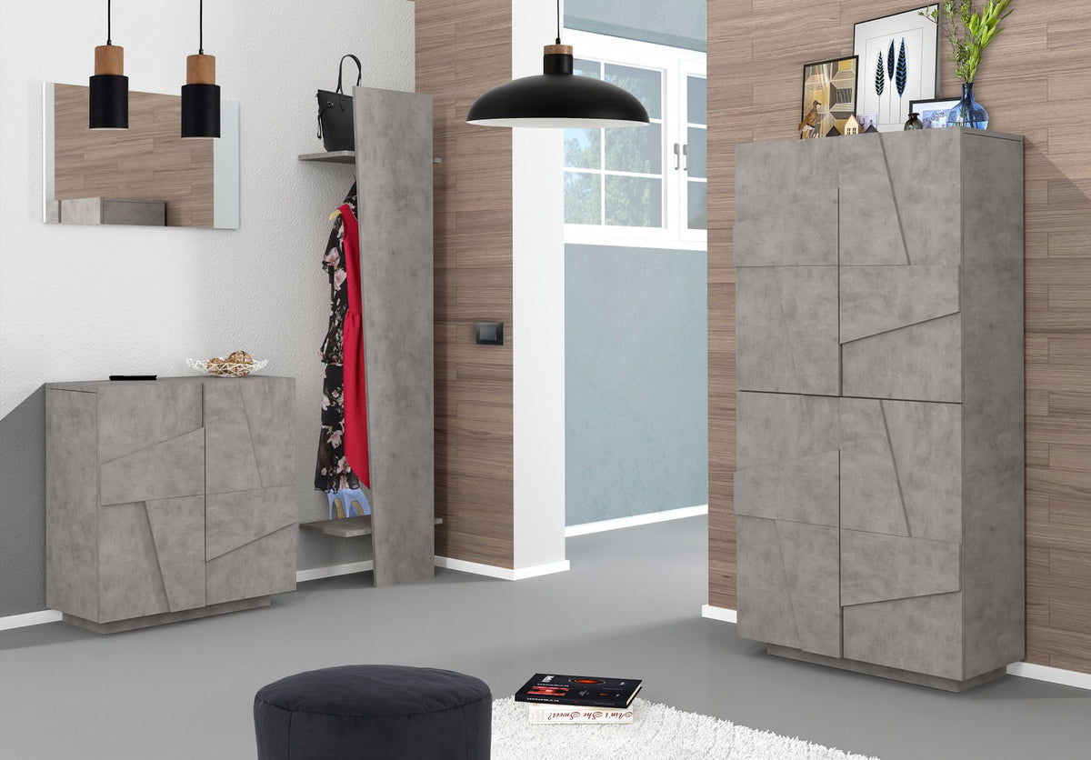 Scarpiera PULSE cemento in ingresso arredato, accanto a specchiera e appendiabiti, vista frontale #colore_Cemento