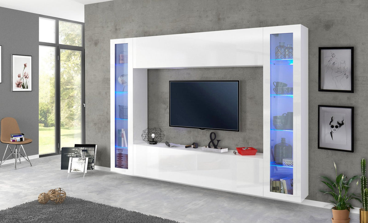 Parete attrezzata ECHO bianco lucido in soggiorno con vetrine illuminate di azzurro e ribalta sopra #colore_Bianco Lucido