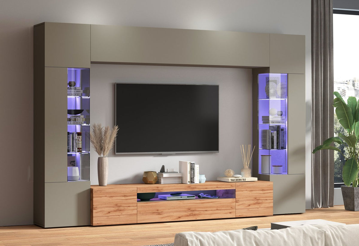 Parete attrezzata QUANTUM tortora frontale in soggiorno con vetrine e mobile basso in rovere #colore_Tortora