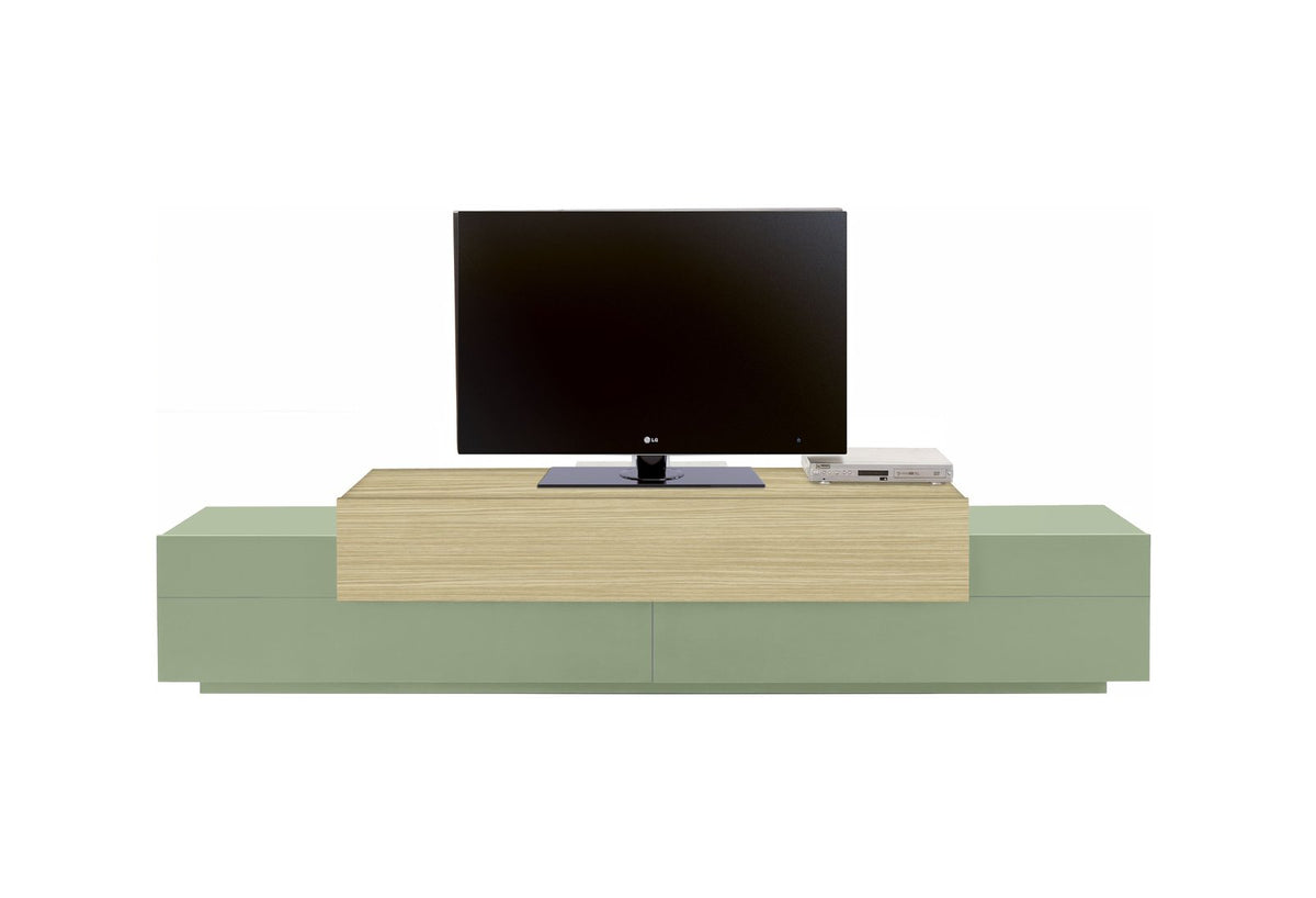 Porta TV CELESTIA verde salvia con elemento centrale in legno chiaro, vista frontale #colore_Verde