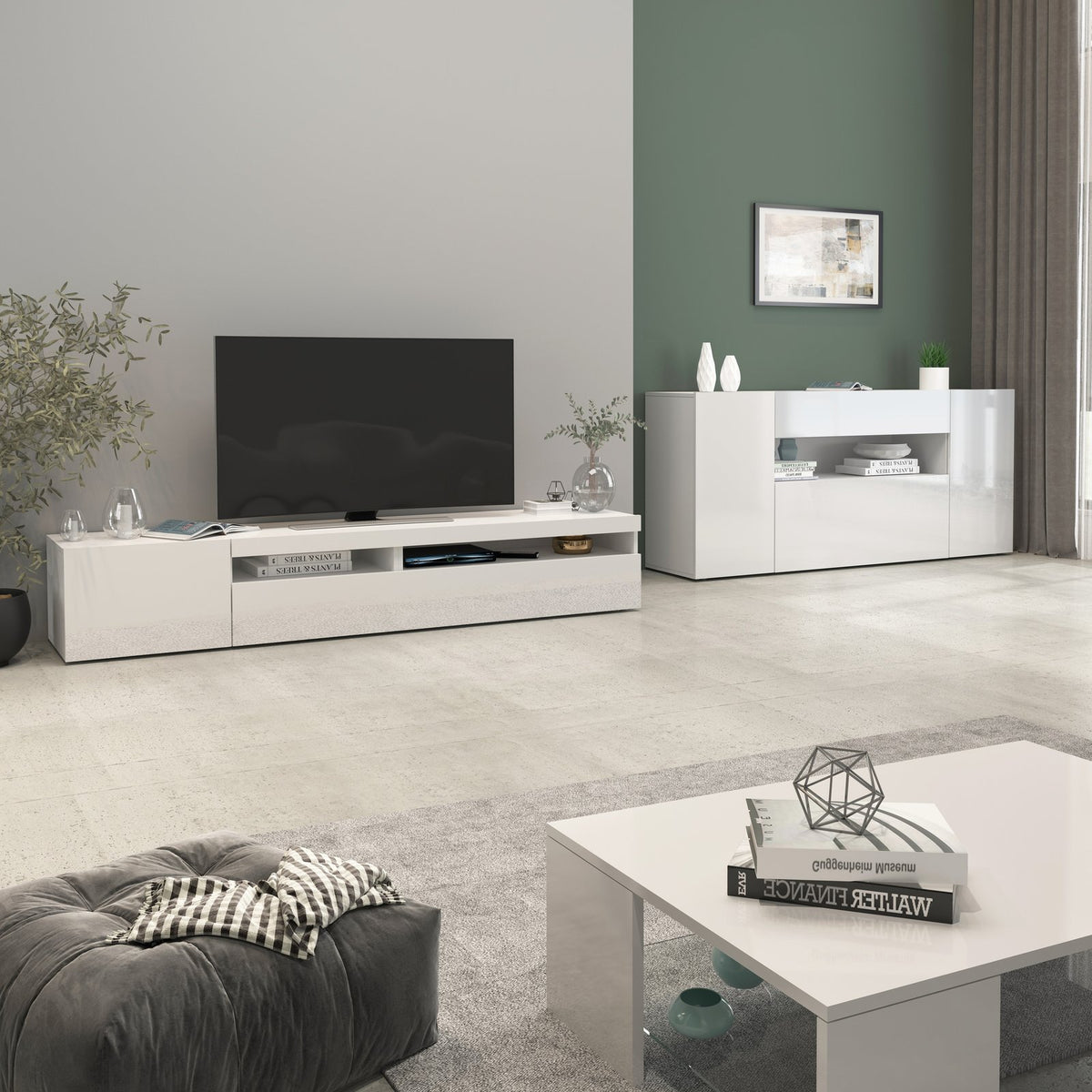 Credenza CAMPO bianco lucido in soggiorno con parete verde, vista di tre quarti