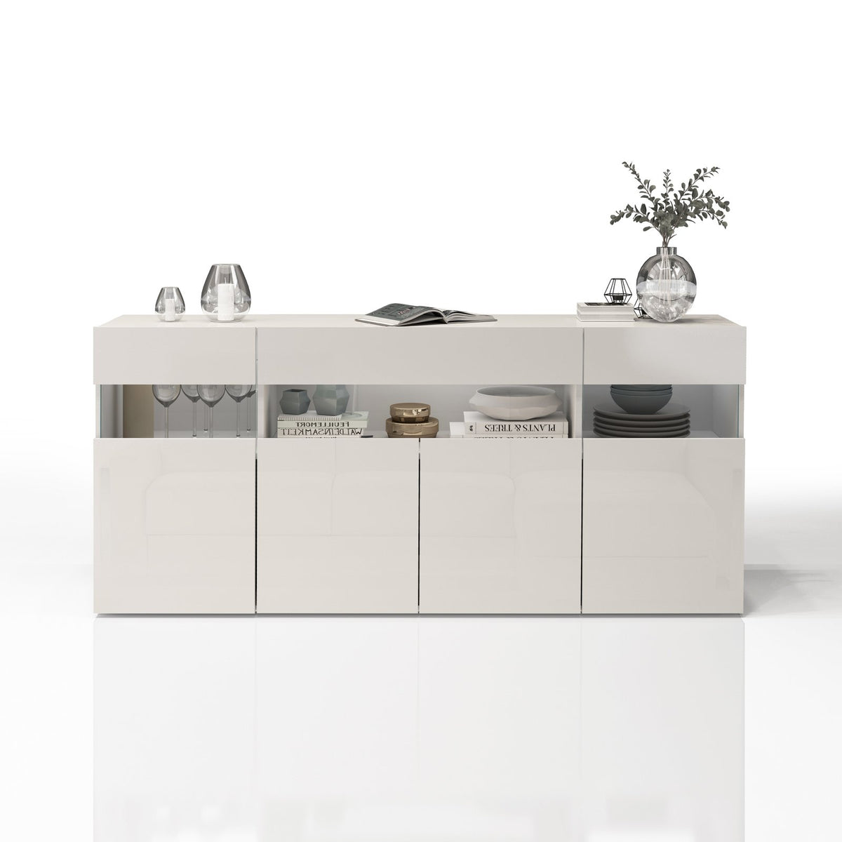CREDENZA BASSA bianco opaco su studio neutro, vista frontale con vani in vetro e piatti esposti