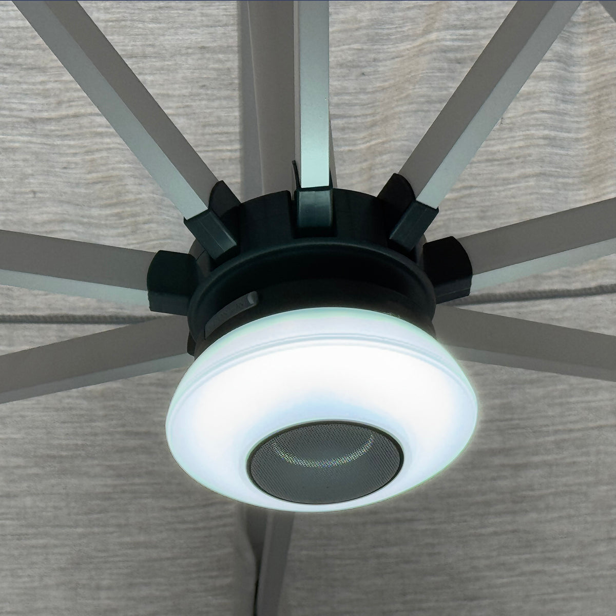modulo_led_e_cassa_bluetooth_per_ombrellone__piave
