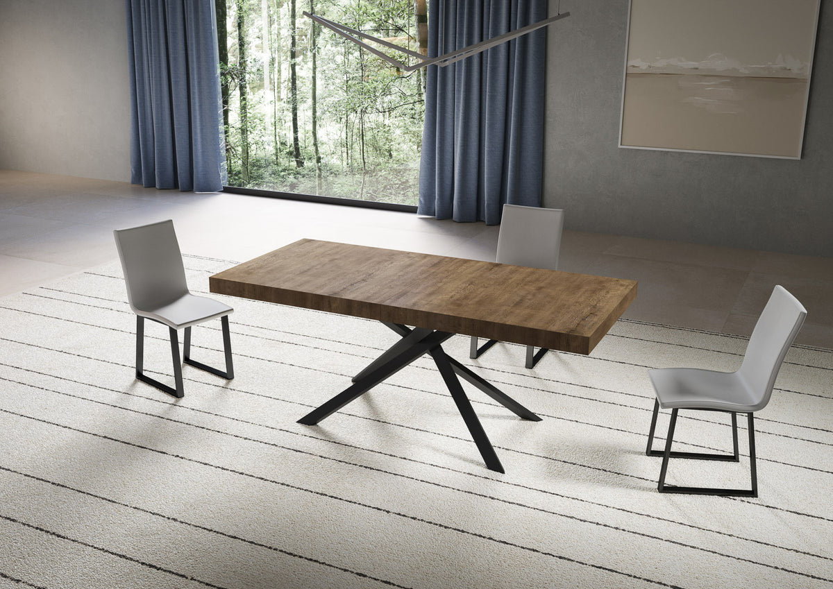 Tavolo NIKET quercia naturale noce scuro nella misura base con gambe a quattro razze #colore_Quercia Natura
