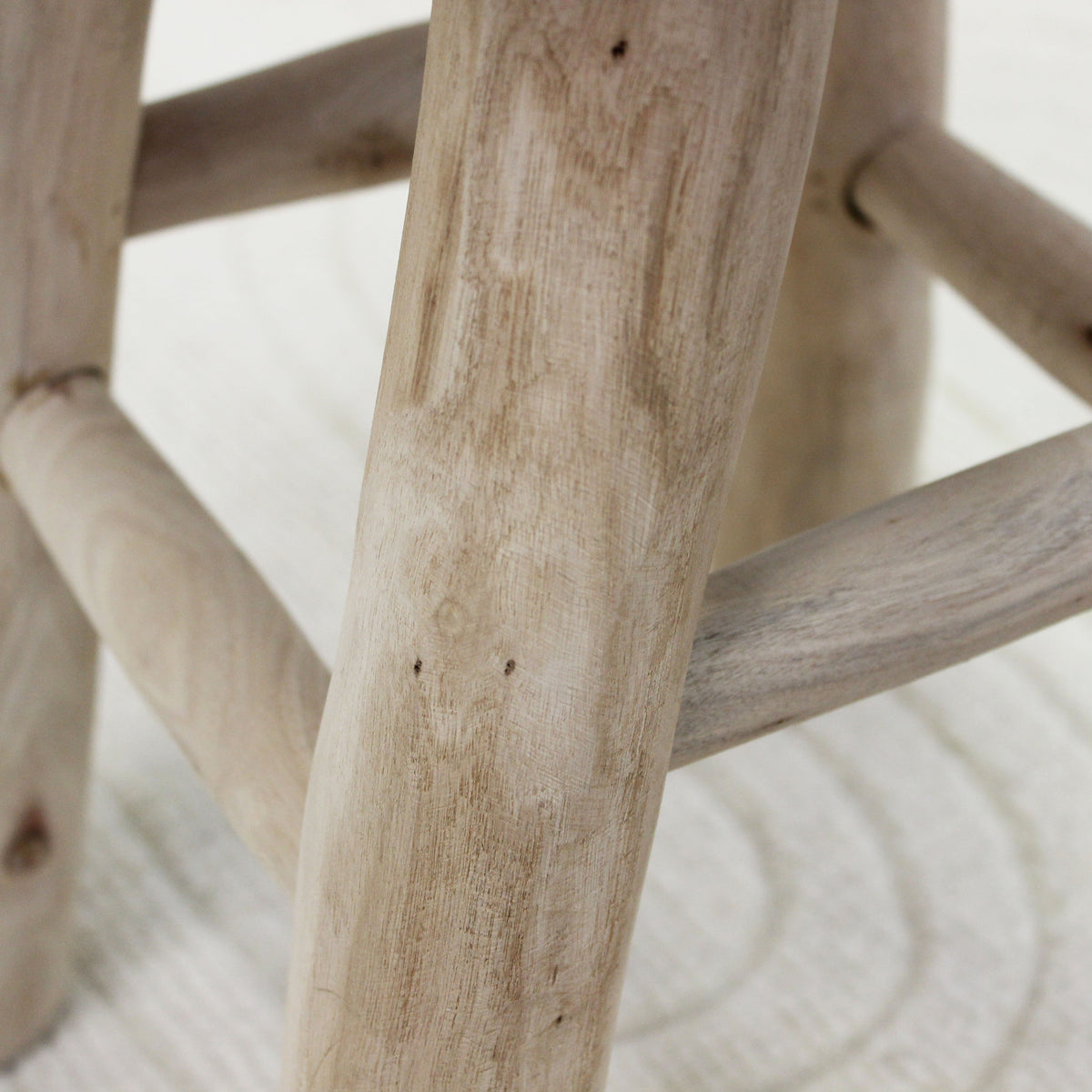 sgabello_in_legno_imbottito__cynthia