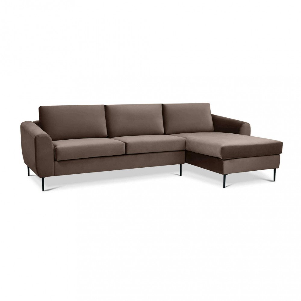 Divano angolare GREGORY marrone con chaise longue su sfondo bianco, vista tre quarti