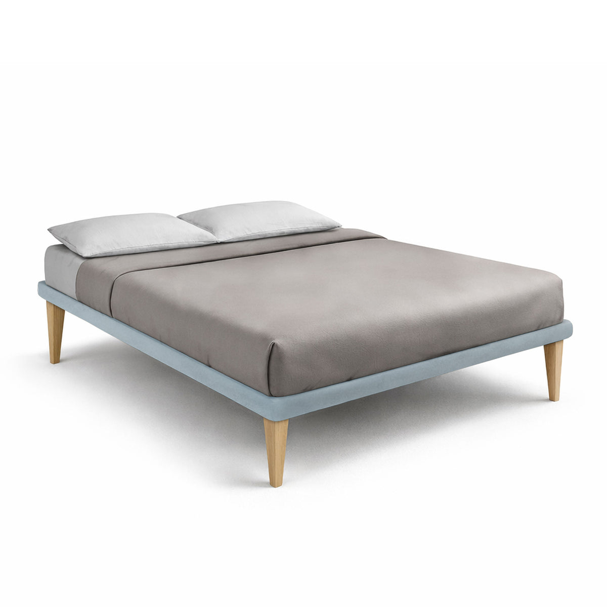 Letto TESSIS azzurro alla francese con cuscini guanciale azzurri, vista tre quarti su fondo bianco #colore_Azzurro