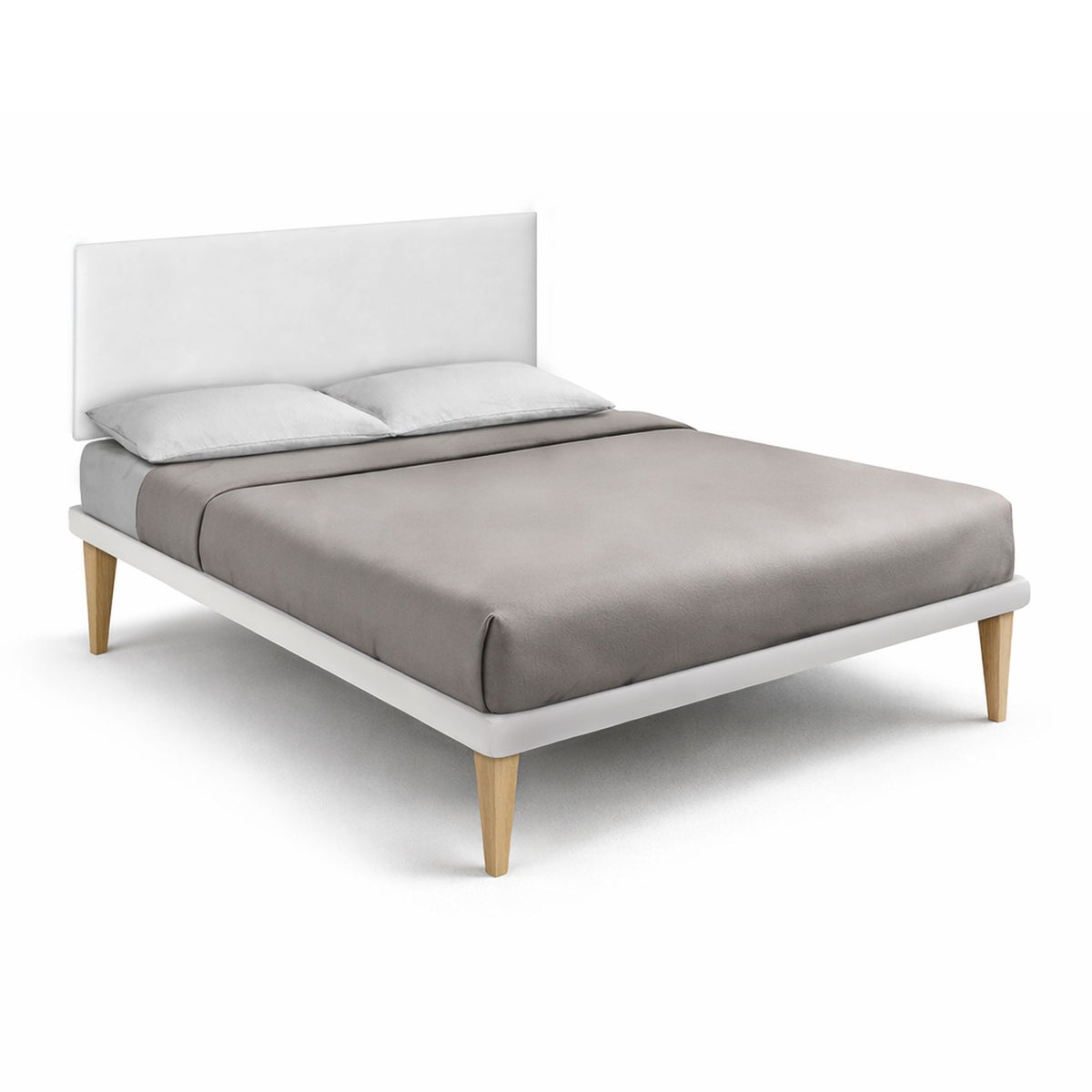 Letto matrimoniale FLAT bianco di tre quarti con testiera rettangolare e piedi in legno chiaro #colore_Bianco