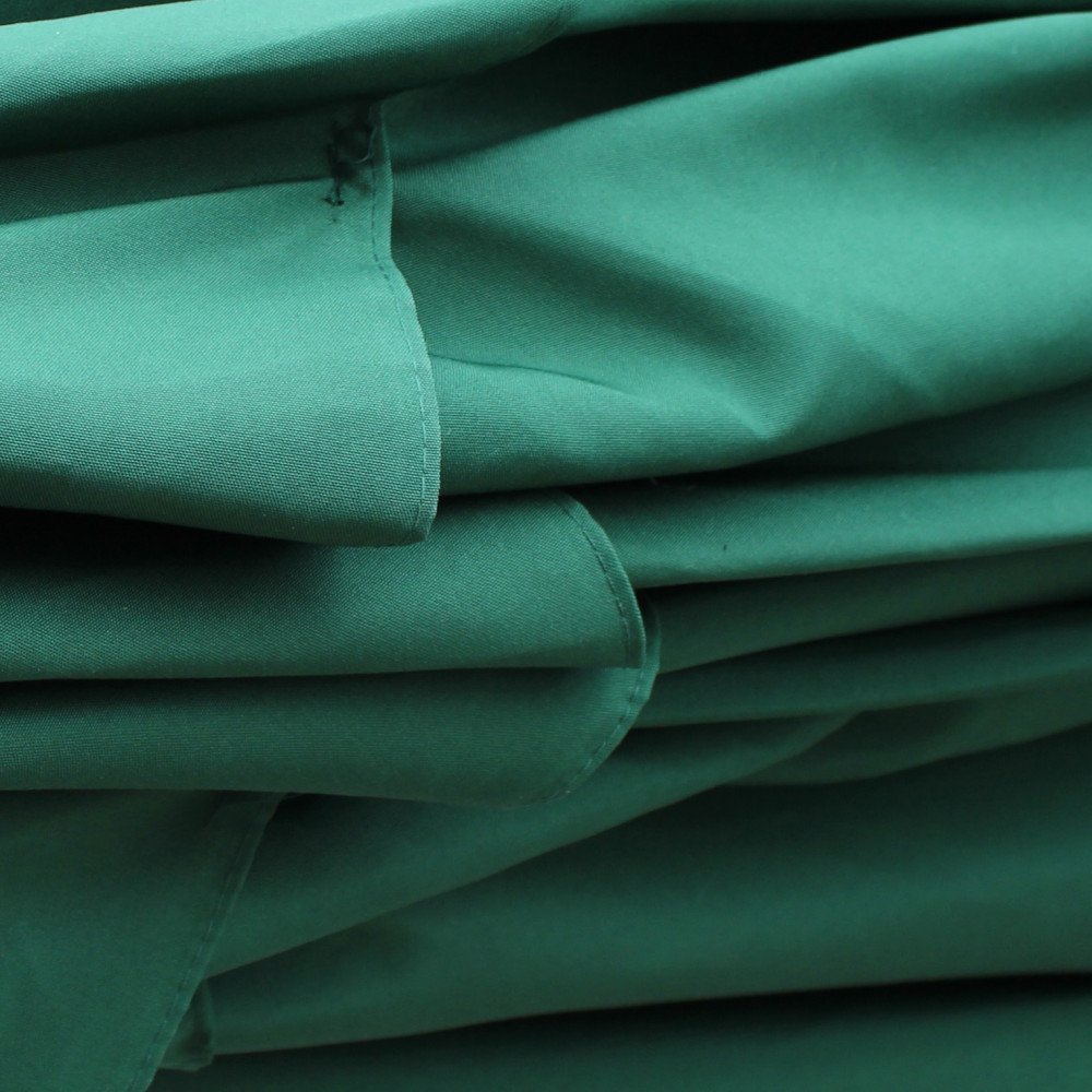 Dettaglio del tessuto verde dell'ombrellone MERCURIO con cuciture lungo i bordi