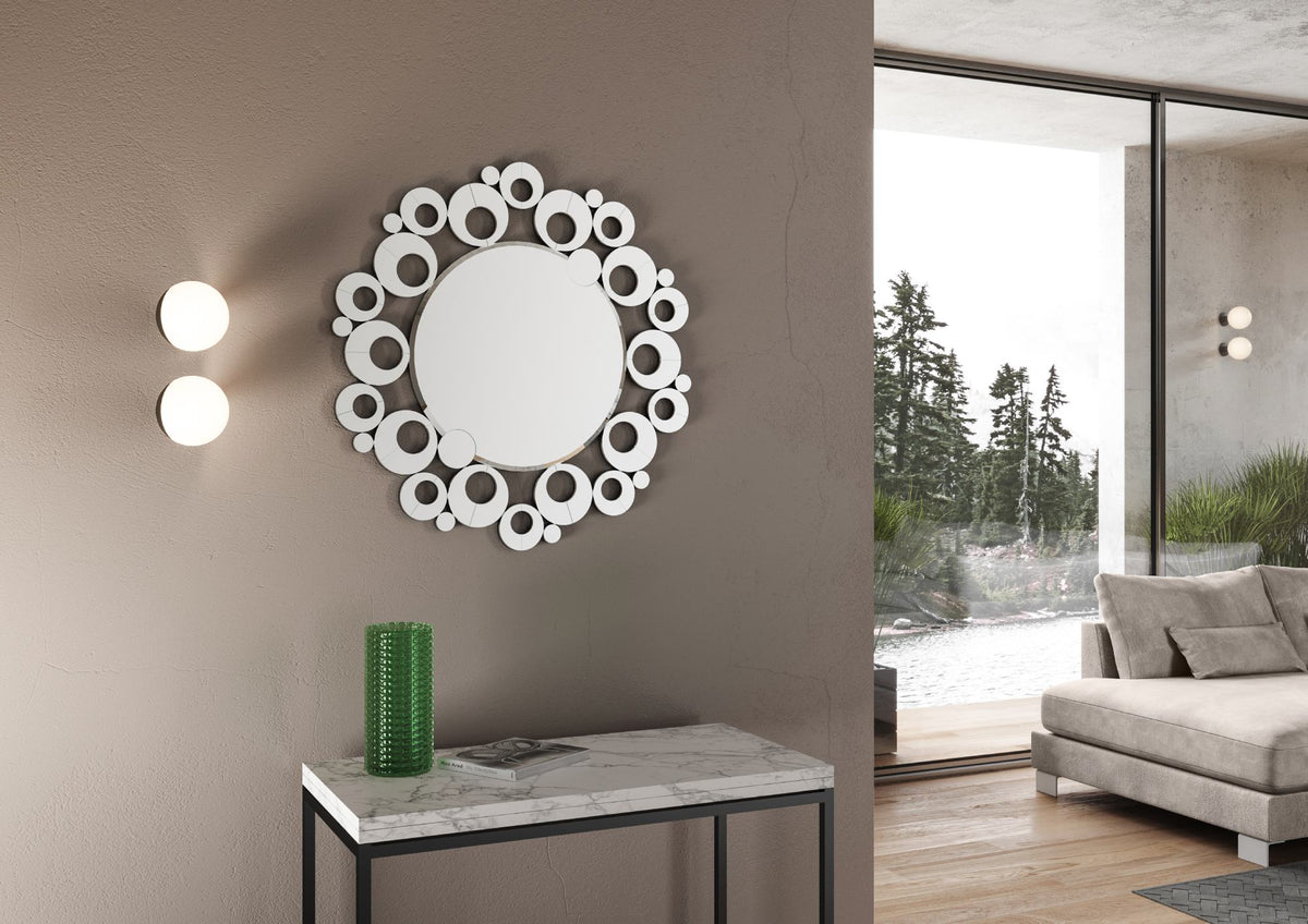 Specchio rotondo BRAIES turchese appeso su parete tortora con consolle e vetrata sullo sfondo #colore_Turchese