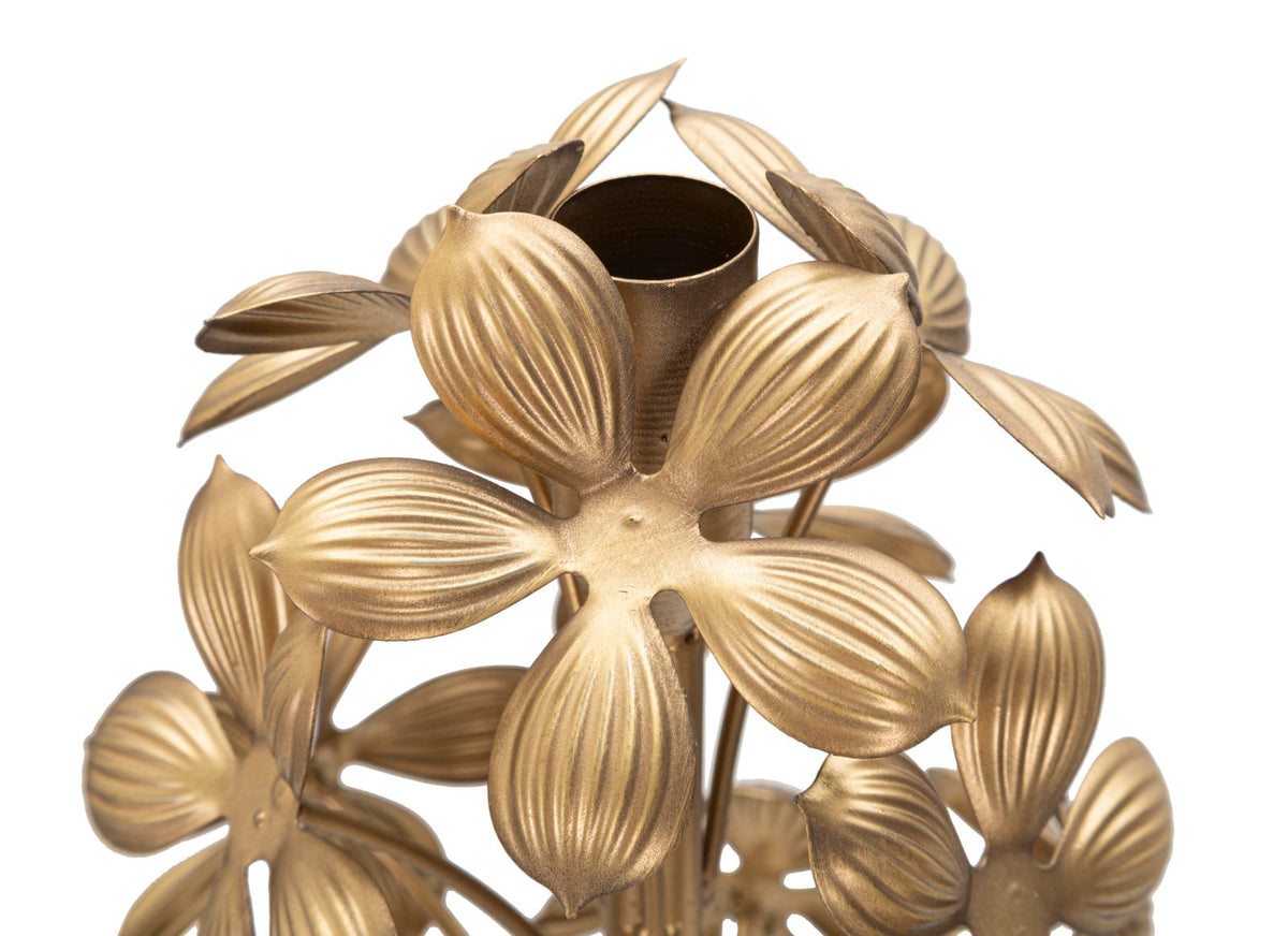 Primo piano del cannello centrale del portacandele FLOWY oro lucido con petali scanalati #dimensione_17x118