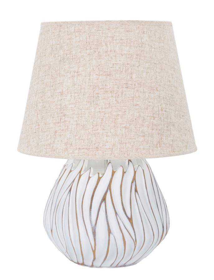 lampada_da_tavolo_in_resina_con_paralume_in_tessuto_beige__honduras