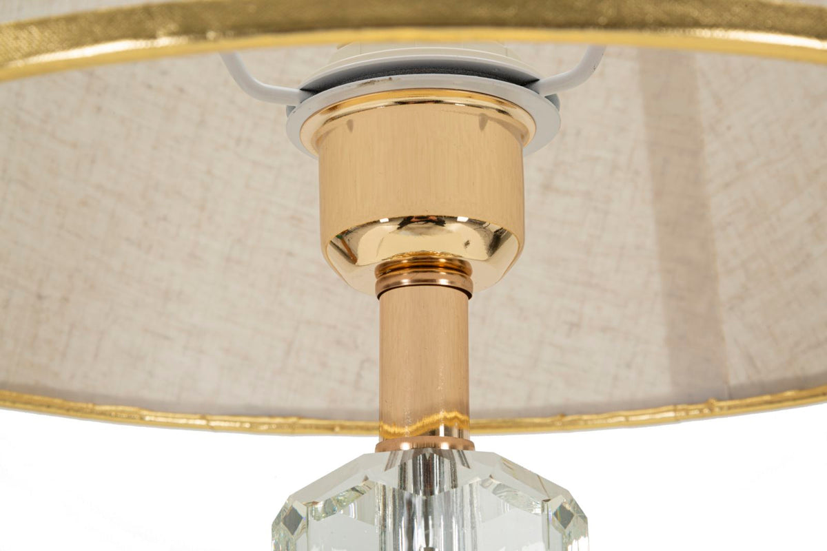 lampada_da_tavolo_in_metallo_dorato_con_paralume_in_tessuto_beige__praga