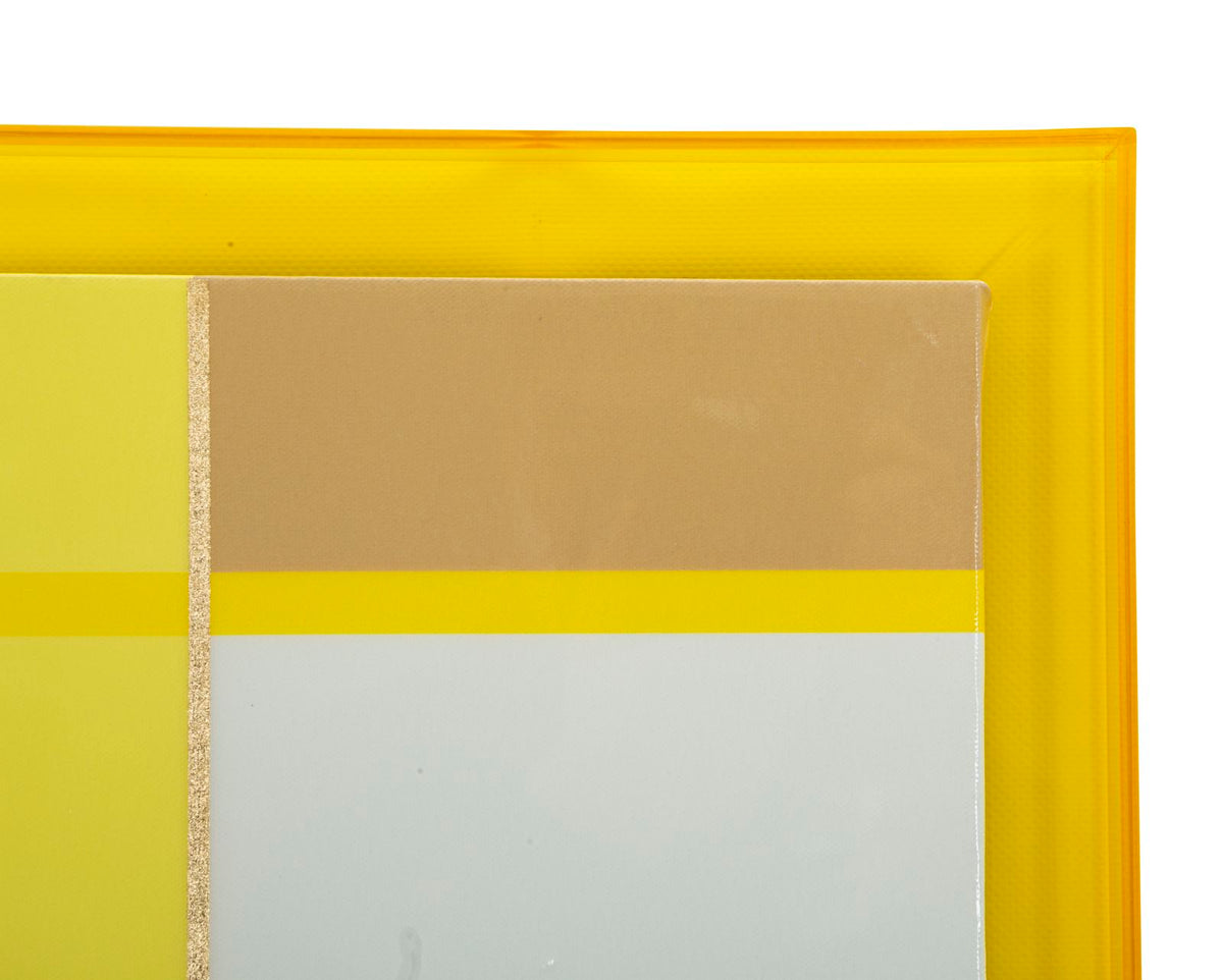 Dettaglio dell'angolo superiore destro del quadro ACRYLIC con cornice laccata gialla #colore_Multicolore