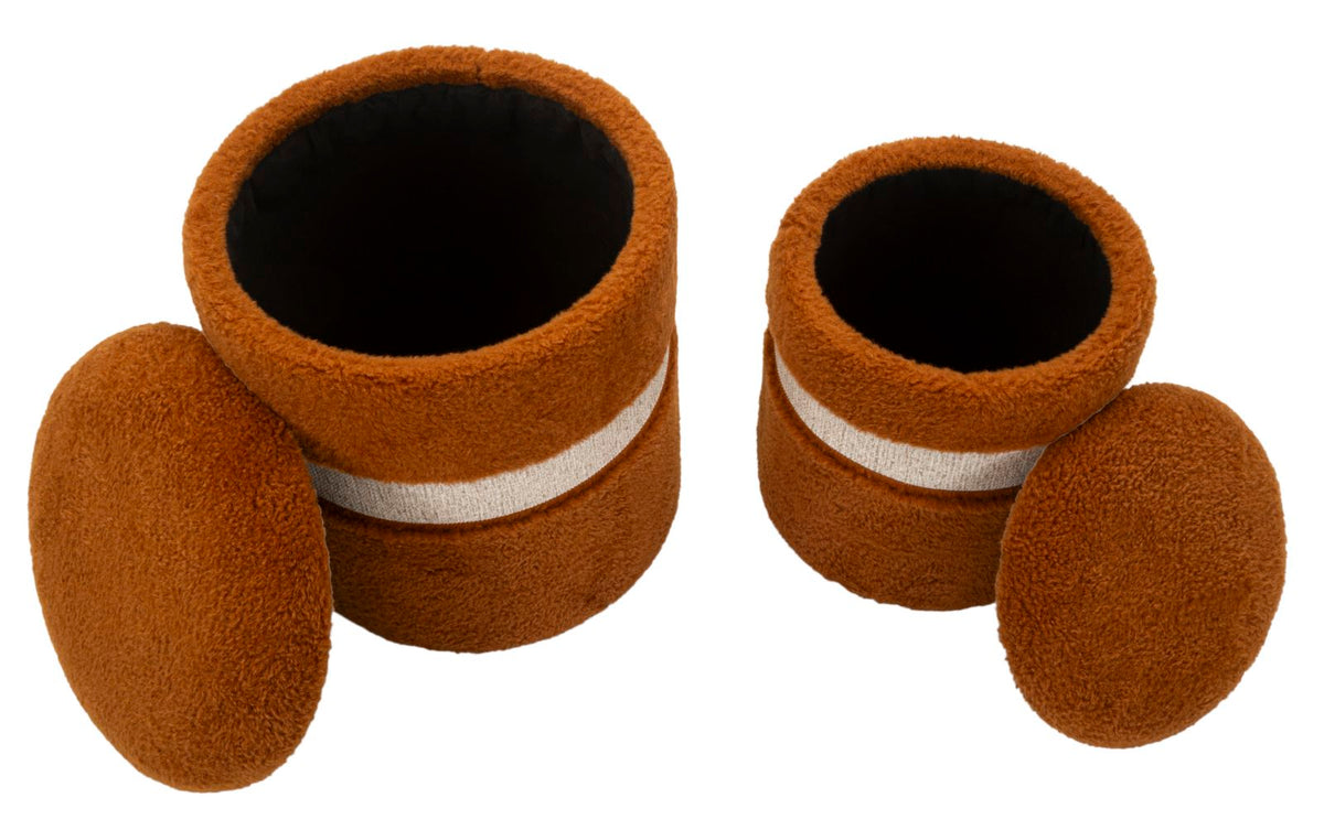 Pouf SAINT-MORITZ marrone ramato aperti con coperchi appoggiati accanto, vista tre quarti #colore_Marrone