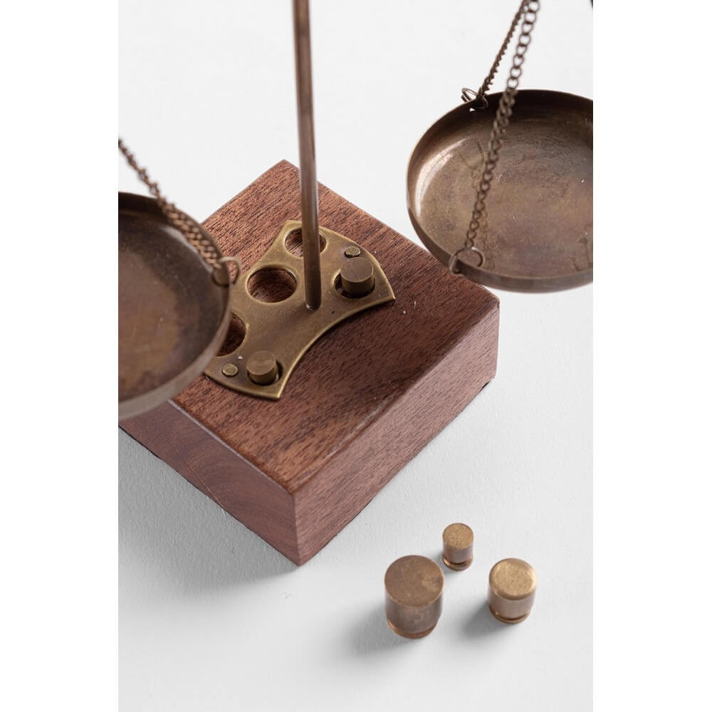 Bilancia decorativa in metallo dorato e legno di acacia H18 - BILANCIA