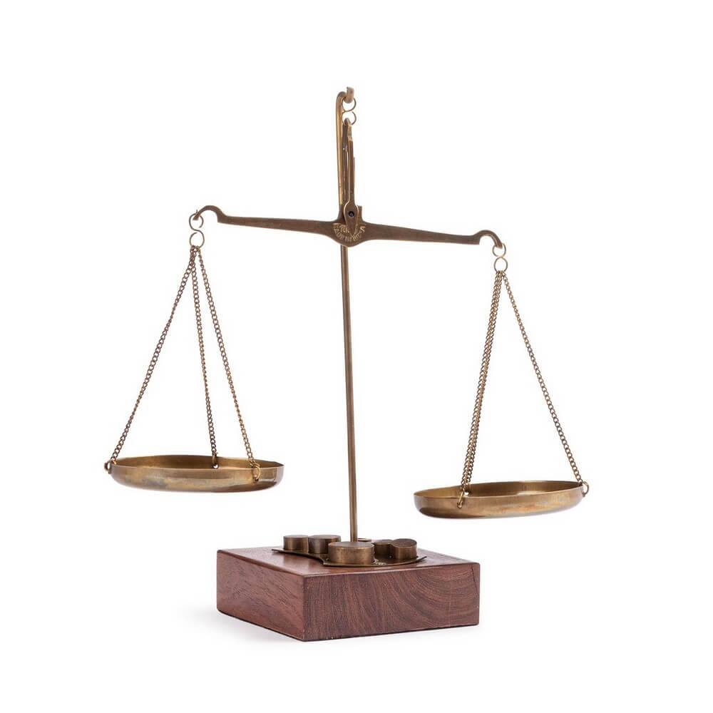 Bilancia decorativa in metallo dorato e legno di acacia H22,5 - BILANCIA