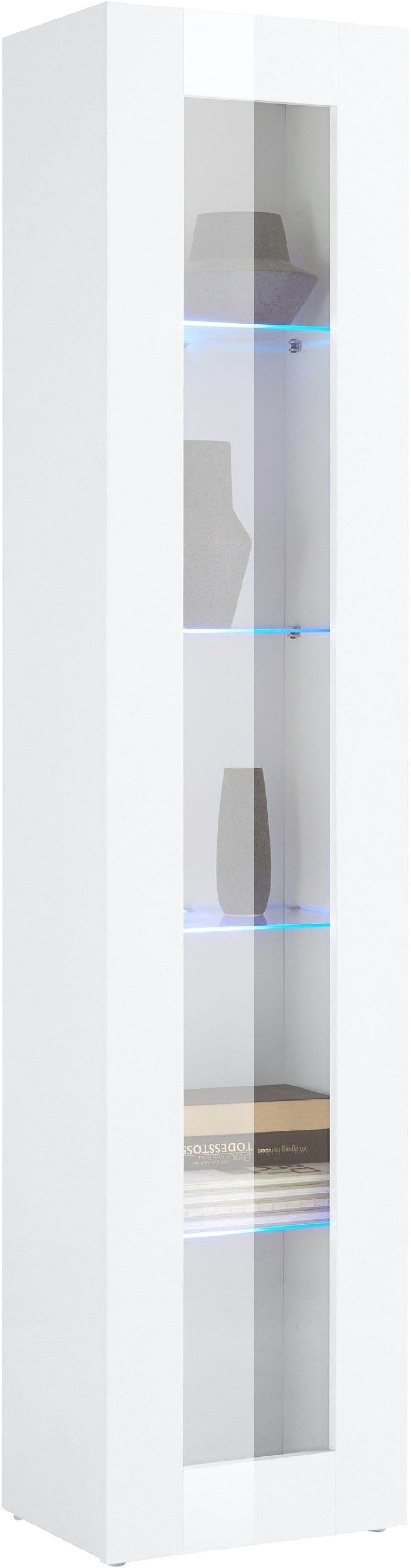 Vetrina ECHO bianco lucido di tre quarti con oggetti di scena sui ripiani #colore_Bianco Lucido