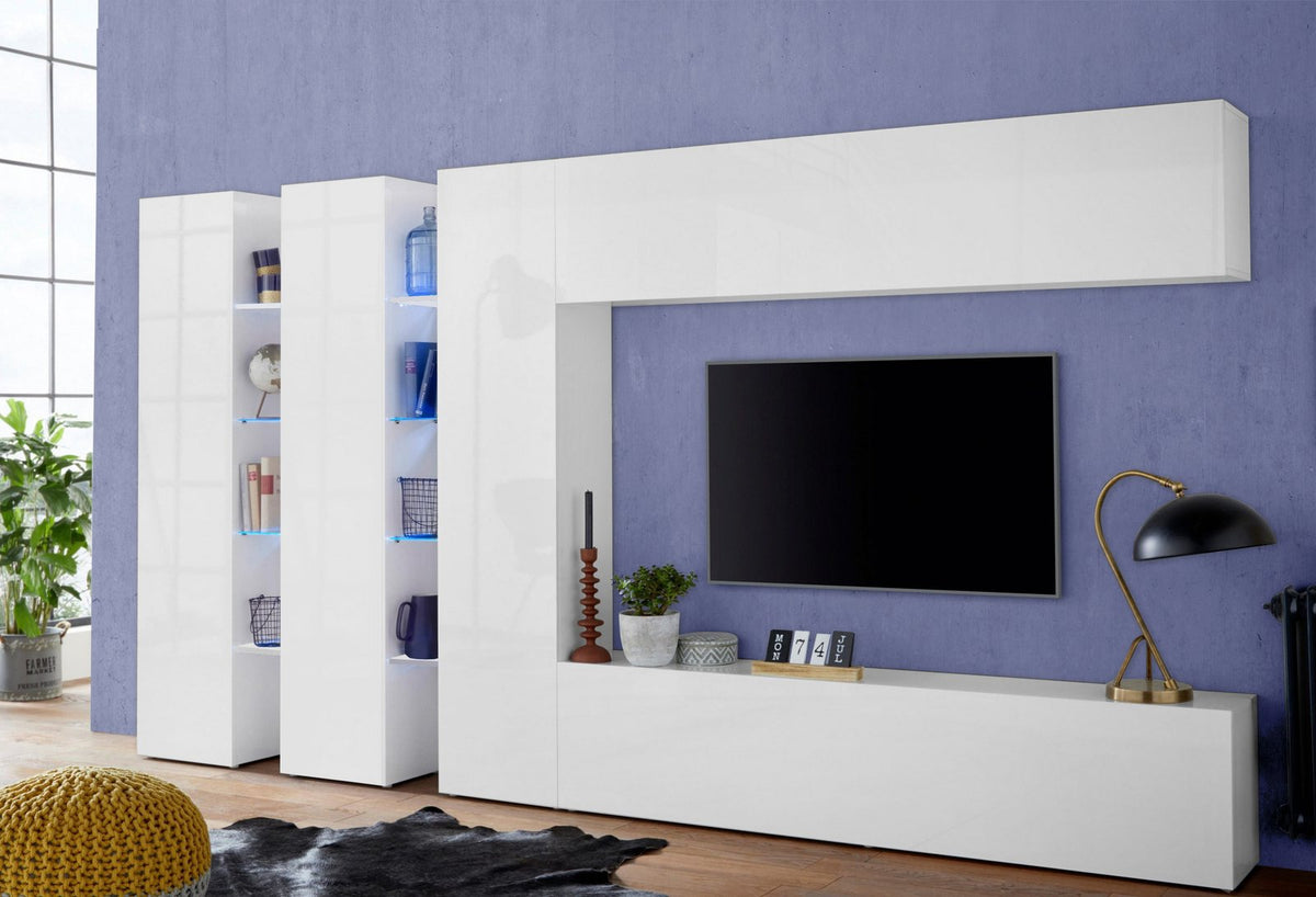 Parete attrezzata ECHO bianco lucido in soggiorno con colonne a ripiani aperti e TV #colore_Bianco Lucido