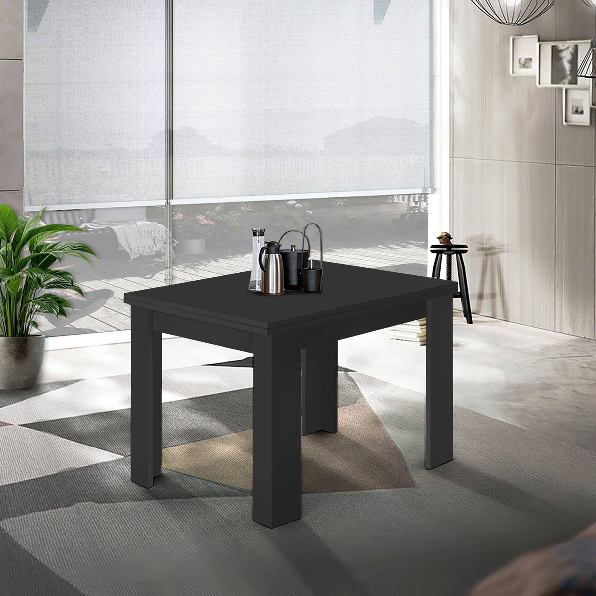 Tavolo LYRA antracite opaco chiuso in ambiente interno con thermos e caraffa di vetro #colore_Antracite Opaco
