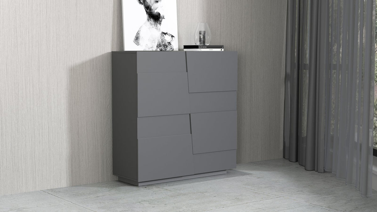 Credenza INFINITY antracite opaco in ambiente con due libri e vaso di vetro sul piano #colore_Antracite Opaco