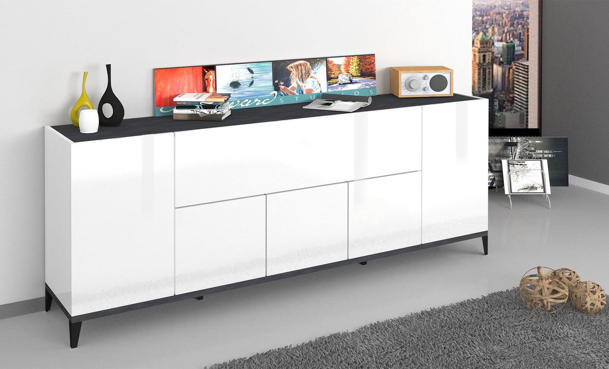 Credenza ARTEMIS bianco opaco in soggiorno con vasi e libri sul piano