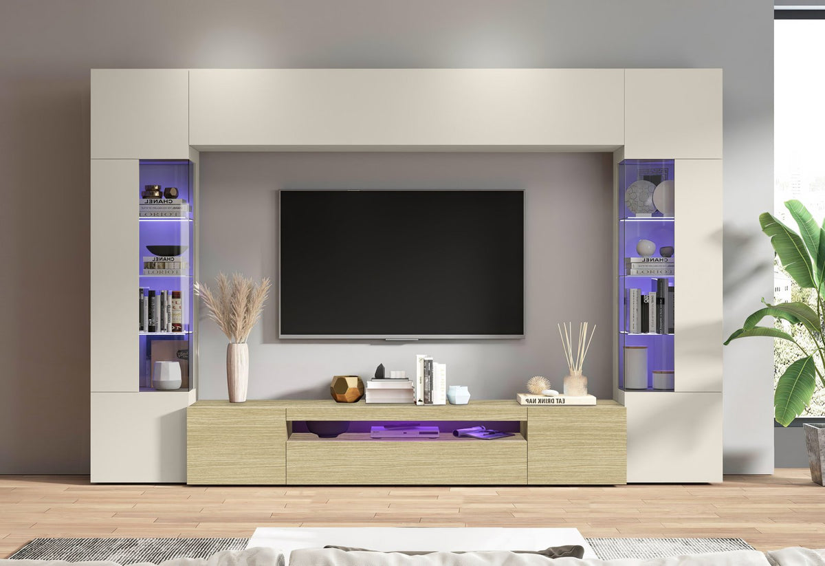 Parete attrezzata QUANTUM cashmere frontale in soggiorno con vetrine LED e base in rovere #colore_Cashmere