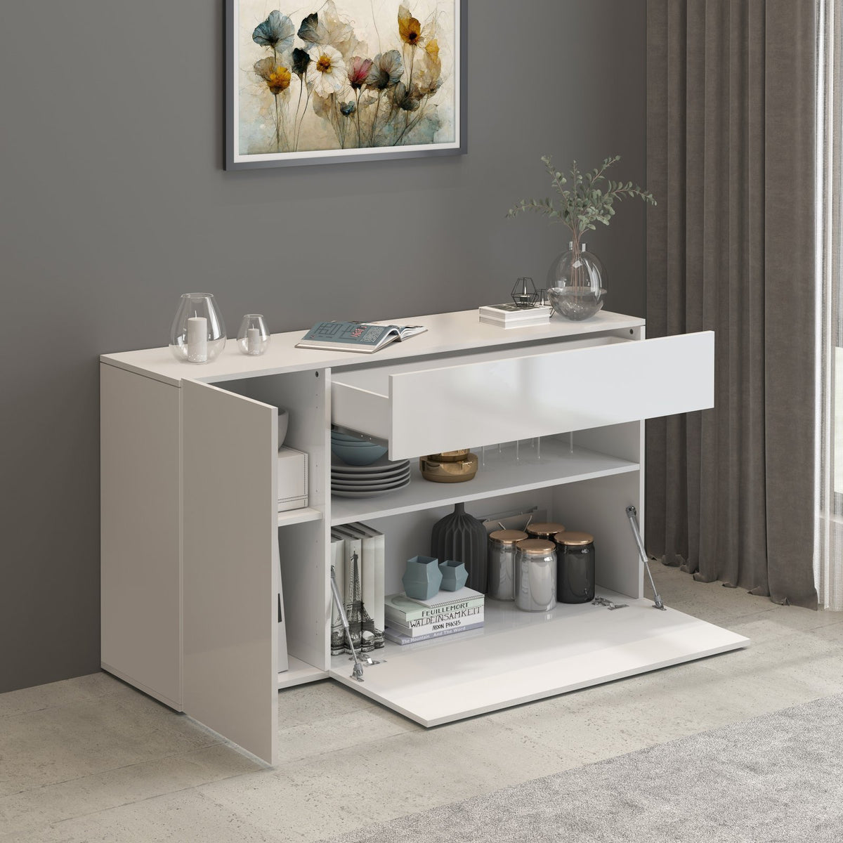CREDENZA bianco opaco con anta e cassetto aperti rivelando ripiani interni pieni di stoviglie e libri