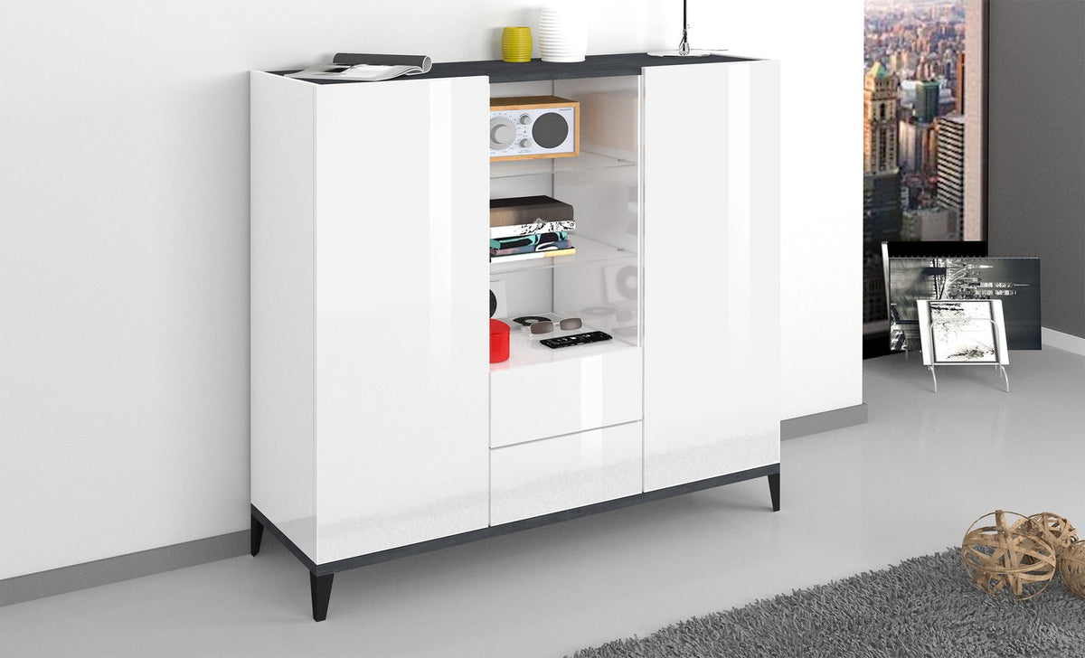 Credenza ARTEMIS bianco opaco in soggiorno con vano centrale aperto e oggetti appoggiati sopra