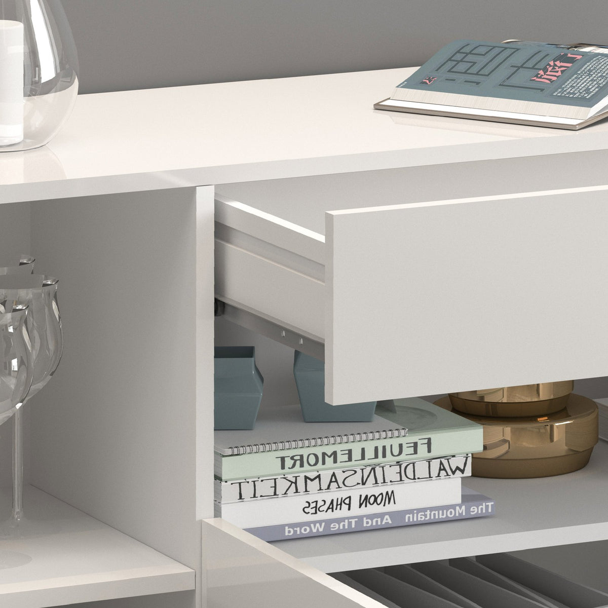 CREDENZA BASSA bianco opaco, dettaglio ravvicinato di un cassetto aperto con guide metalliche