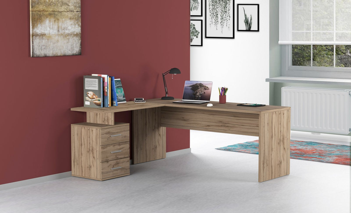 Scrivania NOVA finitura rovere con cassetti, in soggiorno con libri e lampada #colore_Rovere