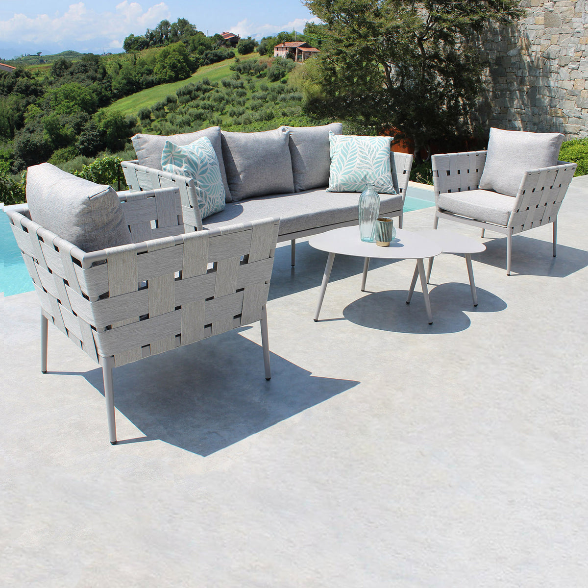 salotto_da_giardino_5_posti_con_tavolini__daka