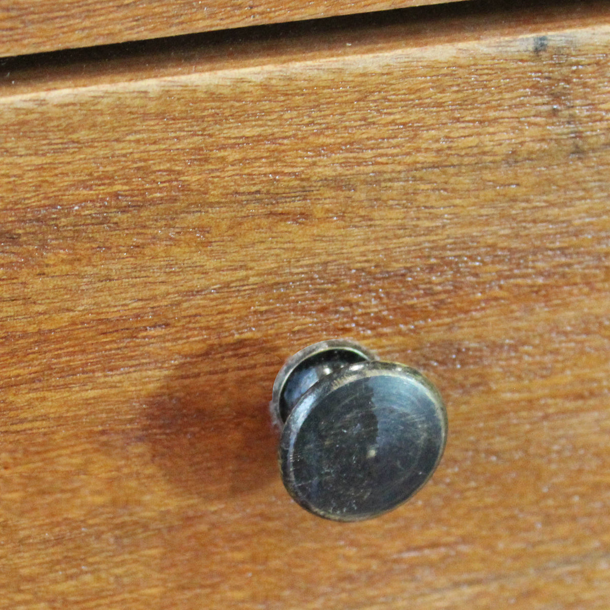 comodino_in_legno_rustico_con_cassetto__aurael