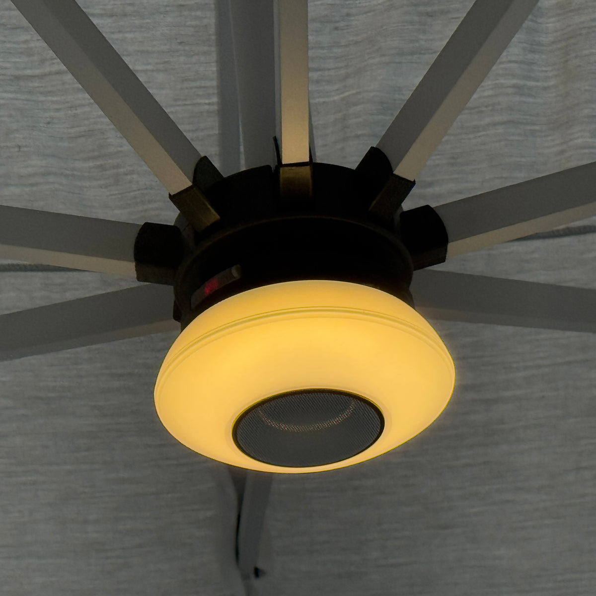 modulo_led_e_cassa_bluetooth_per_ombrellone__piave