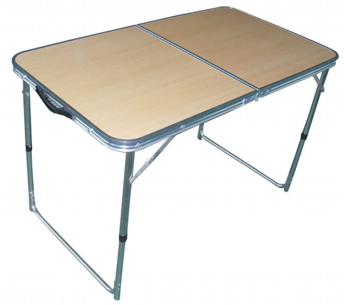 Tavolo pieghevole bianco con piano in legno chiaro e gambe a X, vista tre quarti