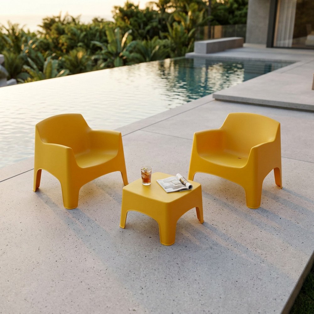 Set salotto SET IBIZA TERRACE giallo con due poltrone e tavolino vicino alla piscina