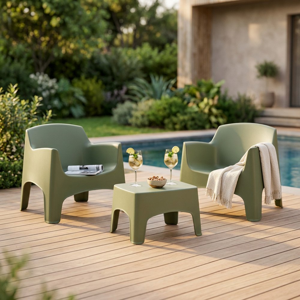 Set salotto IBIZA TERRACE verde salvia con due poltrone e tavolino in polietilene in giardino
