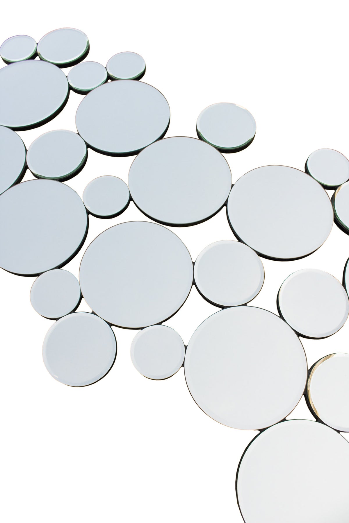 Specchio KADU turchese a dischi circolari su sfondo bianco, ripreso di tre quarti dal basso #colore_Turchese