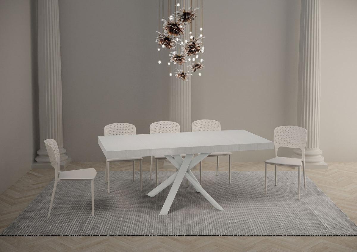 Tavolo allungato CLERK PREMIUM bianco frassino con cinque sedie su tappeto grigio #colore_Bianco Frassino