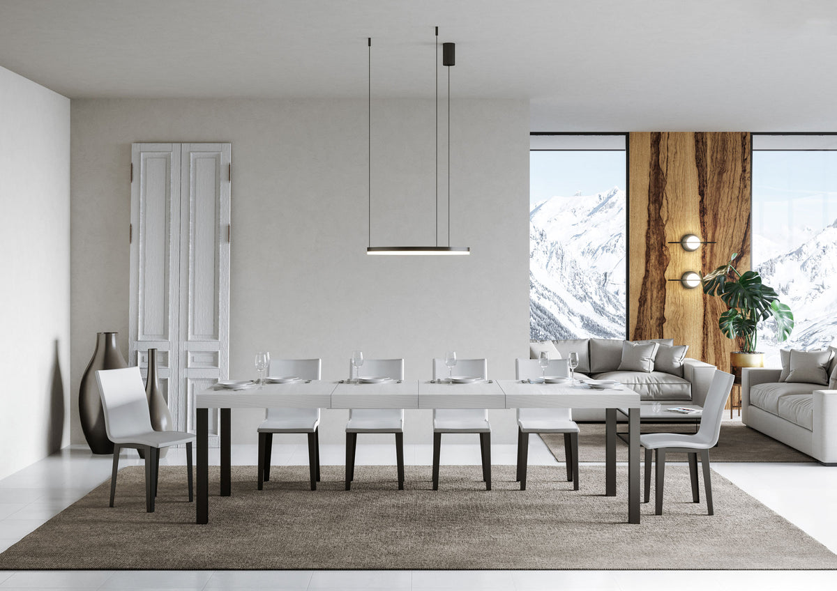 Tavolo EVERYDAY PREMIUM bianco frassino allungato, vista frontale con sei sedie bianche e gambe antracite #colore_Bianco Frassino