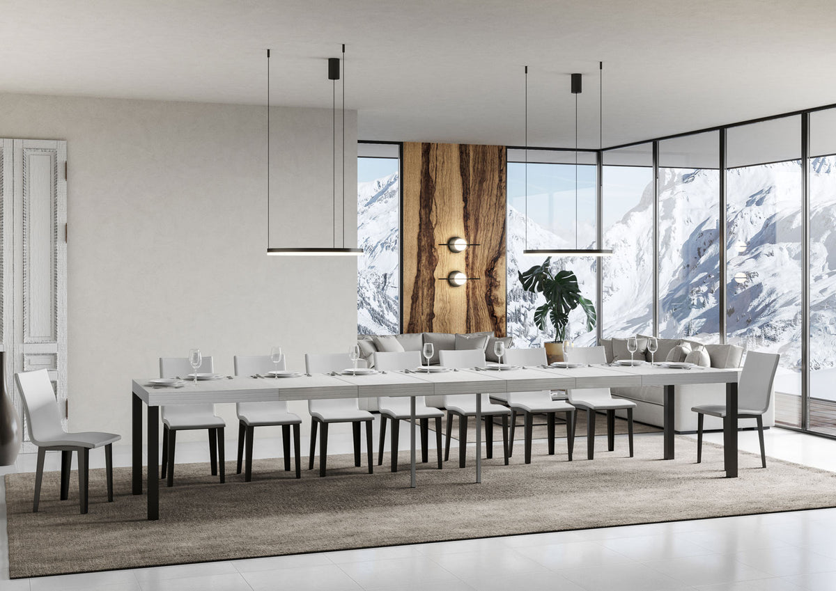 Tavolo da pranzo EVERYDAY PREMIUM bianco frassino allungato in open space con vista su montagne innevate #colore_Bianco Frassino