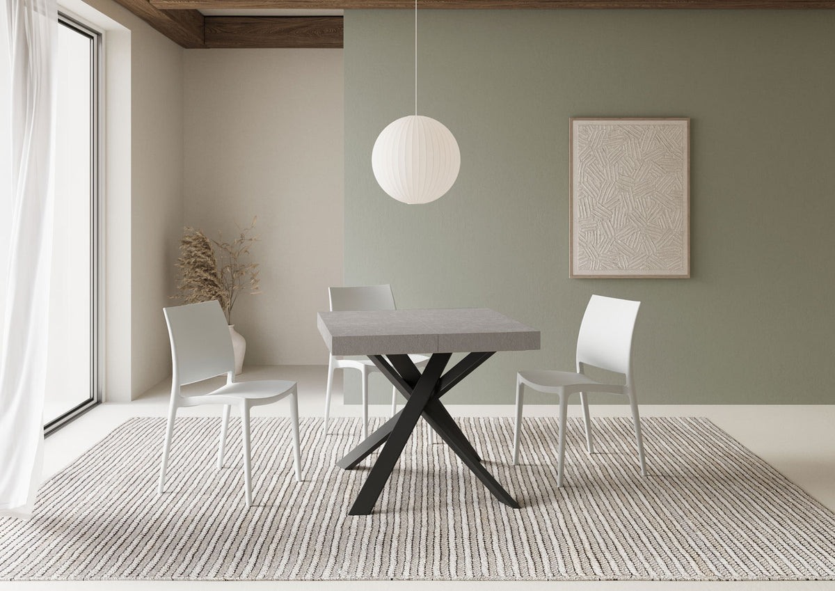Tavolo CLERK cashmere quadrato allungabile con giunzione centrale visibile, vista di tre quarti #colore_Cashmere