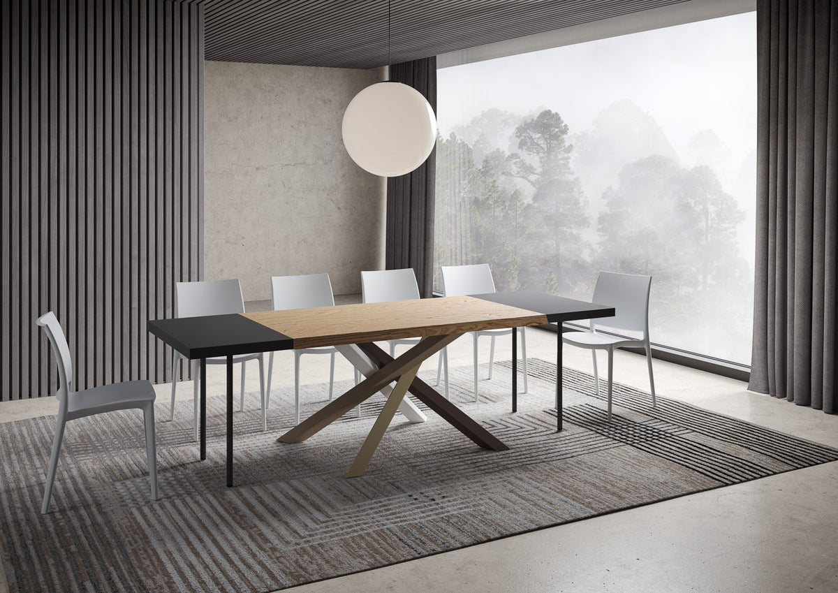 Tavolo VERSALUX rovere con prolunghe nere, base a X colorata e sei sedie